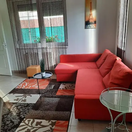 Balatinus Apartmanhaz Διαμέρισμα *