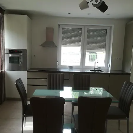 Balatinus Apartmanhaz Σίοφοκ