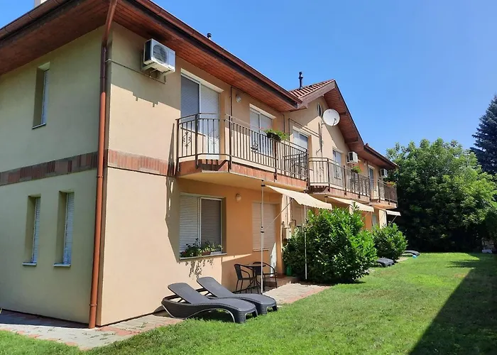 Balatinus Apartmanhaz アパート *